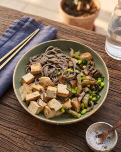 Soba sautées au tofu extra-ferme et edamames